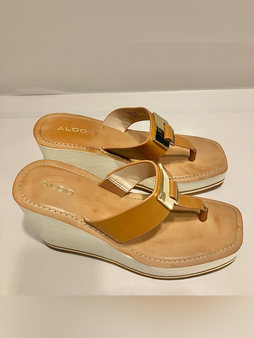 ALDO Acarenia wedge sandals cognac gold-tone accents platform wedge heel Sz 7.5 - Picture 7 of 14